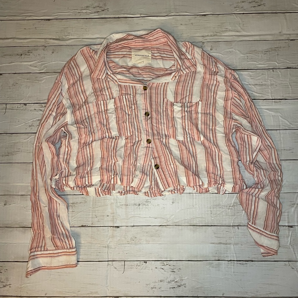 Aeropostale cropped flannel size Large